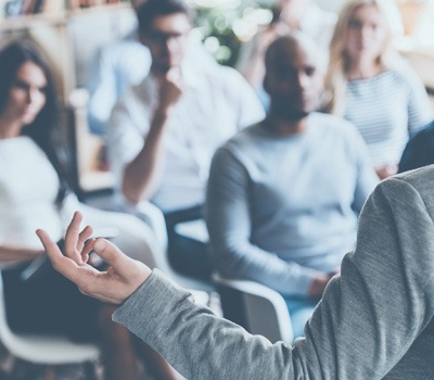 Formation à distance coach en entreprise. Deux stages présentiels inclus