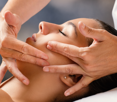 Atelier pratique : Massage liftant du visage